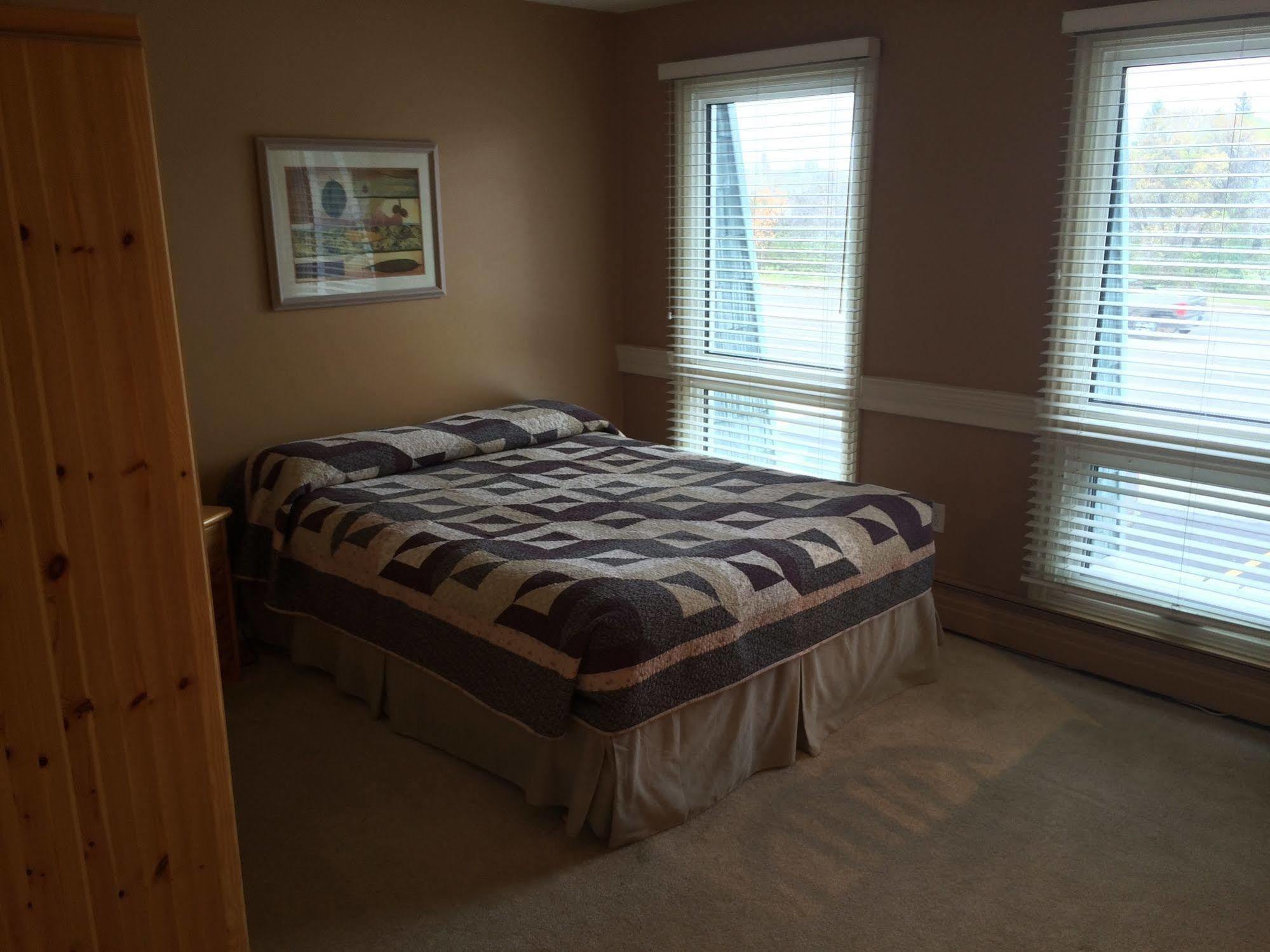 Laura'S Lodge Saskatoon Luaran gambar